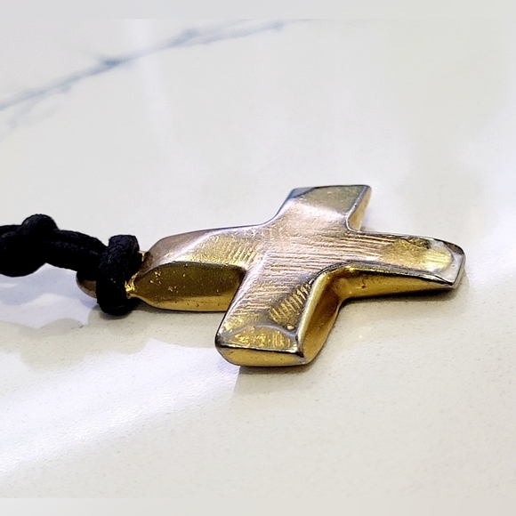 Unique cross pendant - Picture 3 of 10